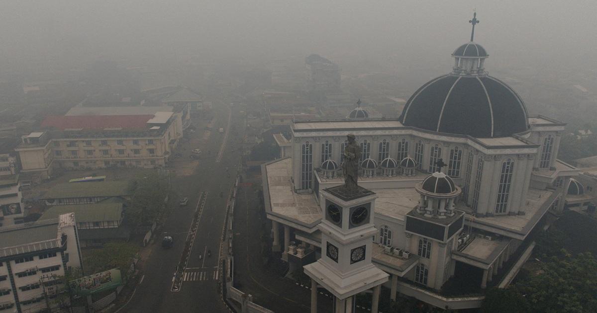 Respiratory problems climb past 170,000 cases in haze-hit Indonesia