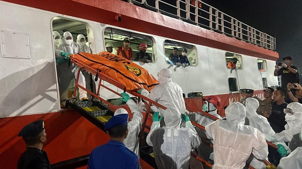 Indonesia continues search for hundreds missing in capsized ship Indonesia continues search for hundreds missing in capsized ship