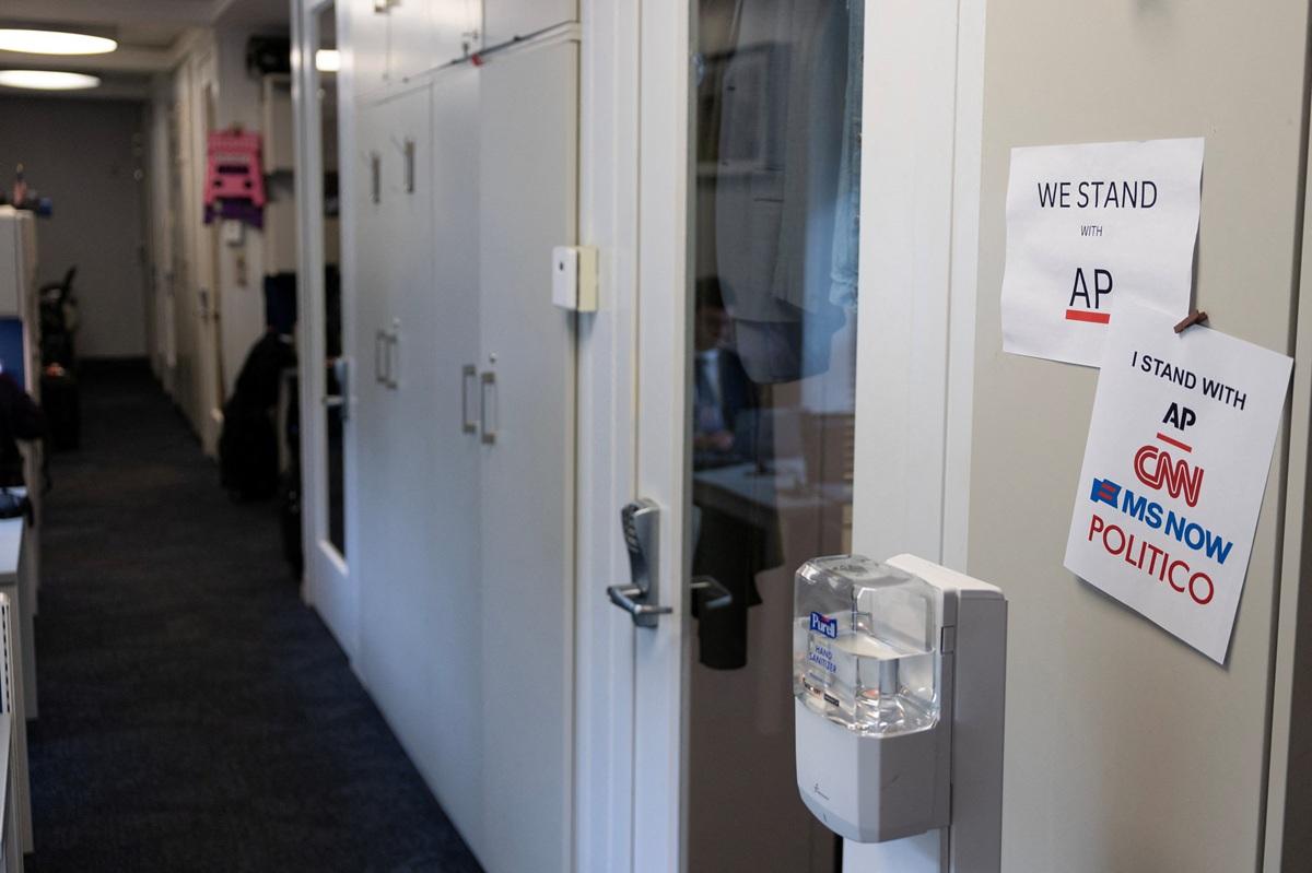 White House denies entry to CNN, Politico and MS Now despite judge’s order