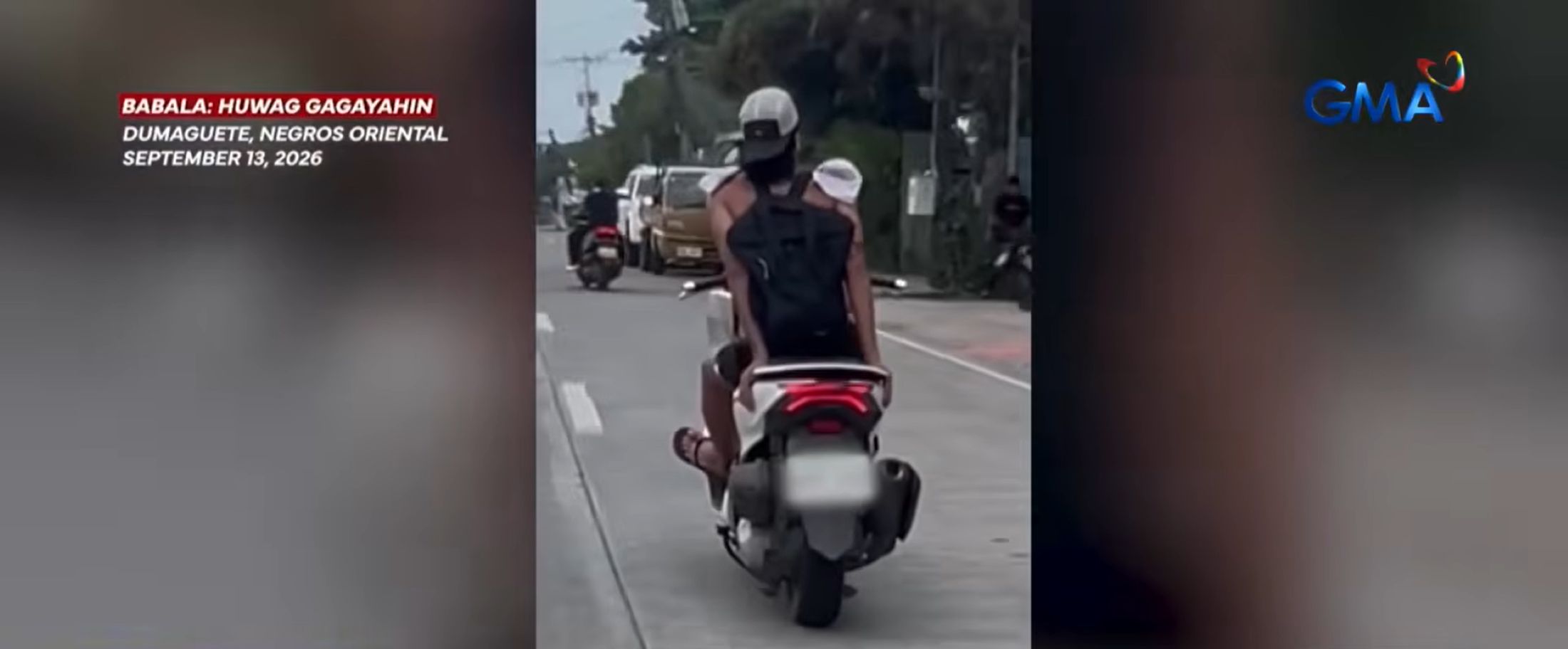 Rider na walang suot na helmet at damit pang-itaas, tila nag-exhibition sa highway

