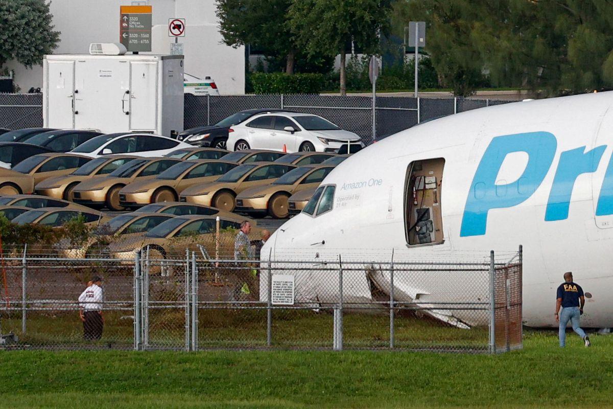 Amazon Prime Air cargo plane crashes in Miami