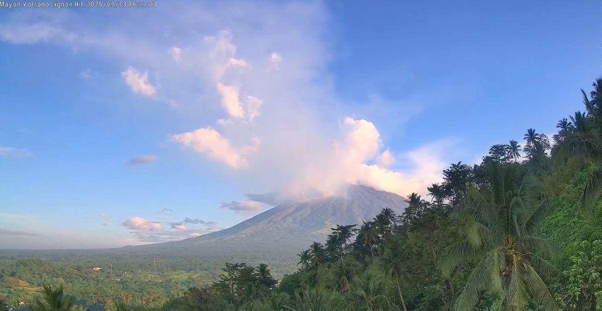 Mayon Volcano ash emission observed; Alert Level 2 still in effect - GMA Network