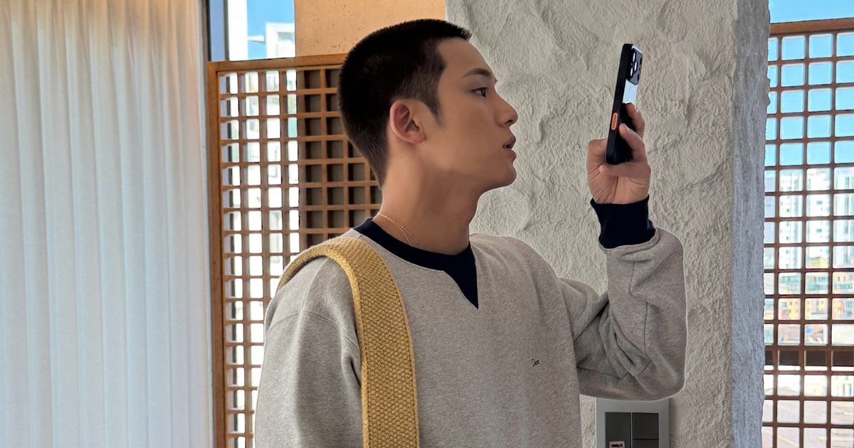 Seventeen's Mingyu shares buzzcut pics ahead of military enlistment