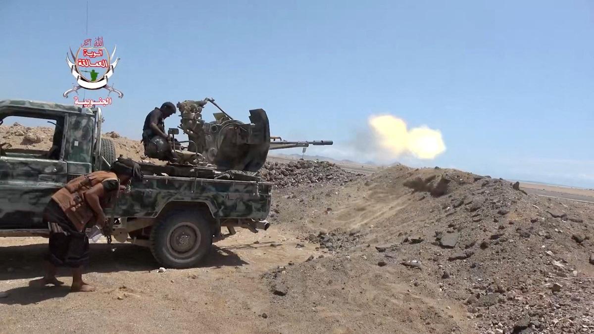 Houthis attack Aden airport as fighting intensifies in Yemen