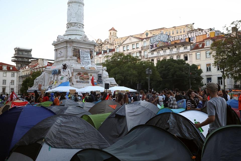 Portuguese police clear housing protest camps, arresting 55