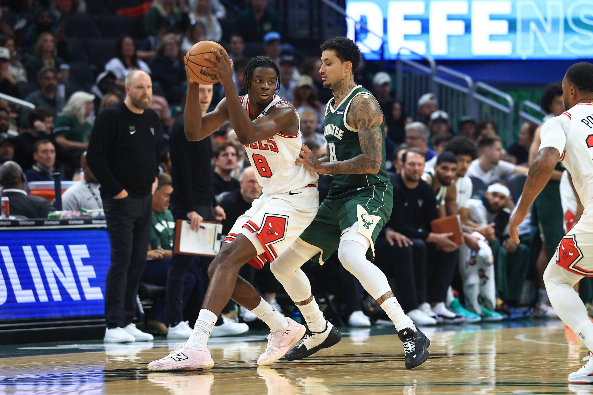 NBA: Bulls storm back from early deficit to beat Bucks