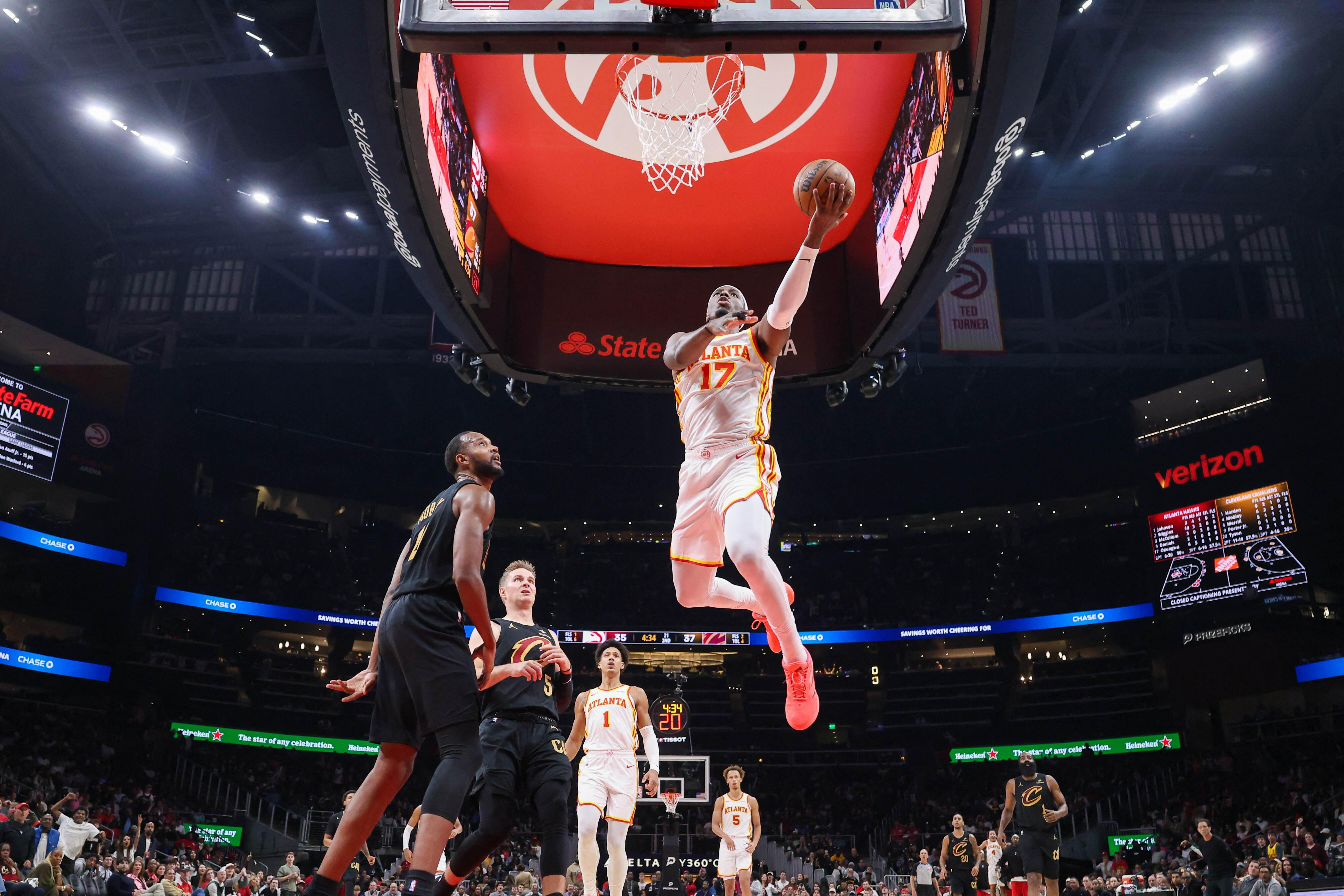 NBA: Hawks withstand late push to hold off Cavaliers - GMA Network