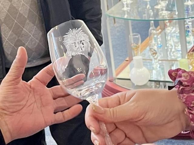 Liberec Zoo's Adela Hemelikova said a historic glass factory is planning to produce glass goblets like this, engraved with a Philippine eagle design. The Czech-Filipino research delegation visited the factory on October 11. Contributed photo