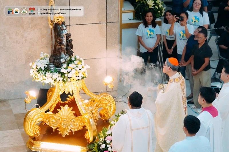Cardinal Tagle leads Legazpi diocese 75th anniversary celebration