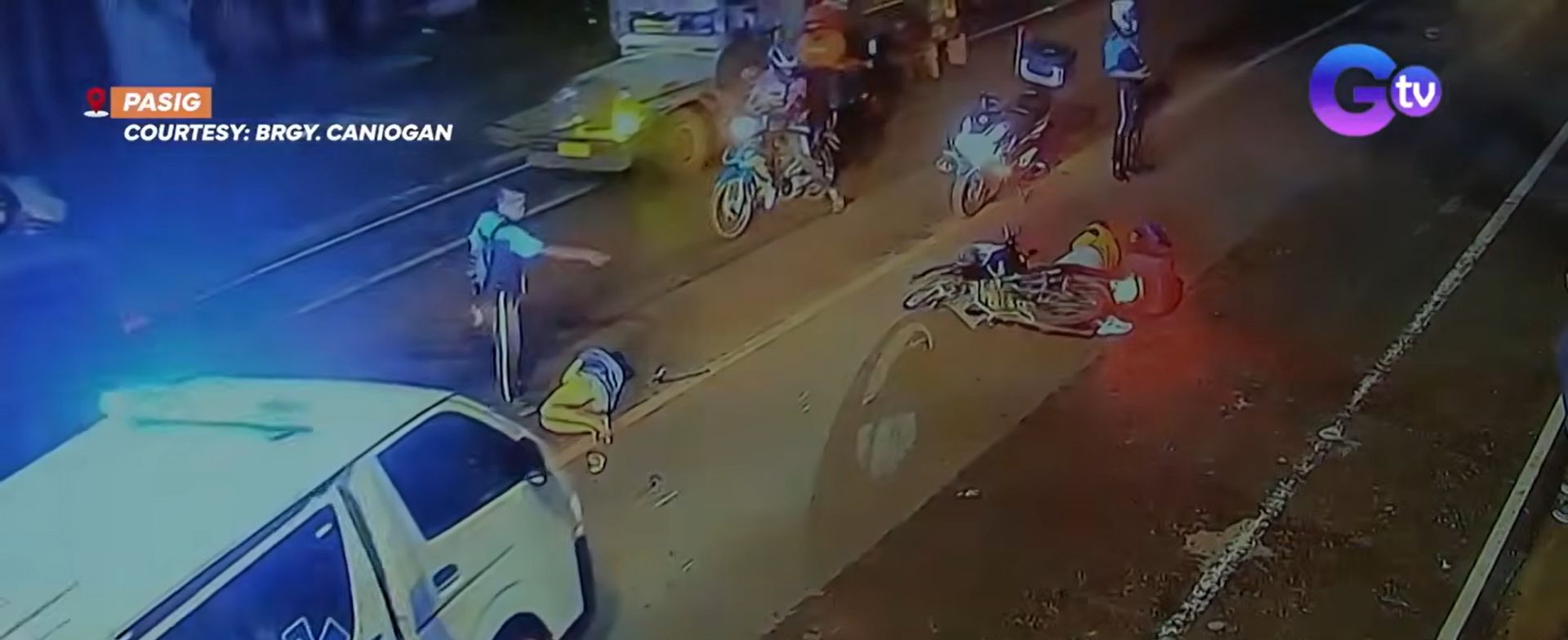 Babaeng tumatawid sa pedestrian lane, kritikal matapos masalpok ng motorsiklo sa Pasig
