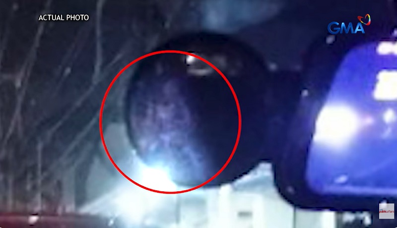 Misteryosong ‘batang babae,’ nakunan ng larawan ng isang TNVS driver na nasa backseat ng kaniyang sasakyan