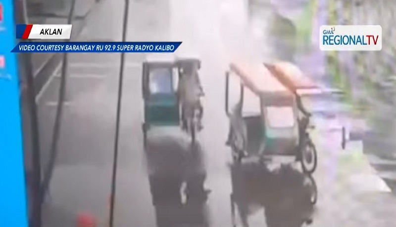 Tricycle driver, patay nang bumangga sa isang motorsiklo at poste sa Kalibo, Aklan