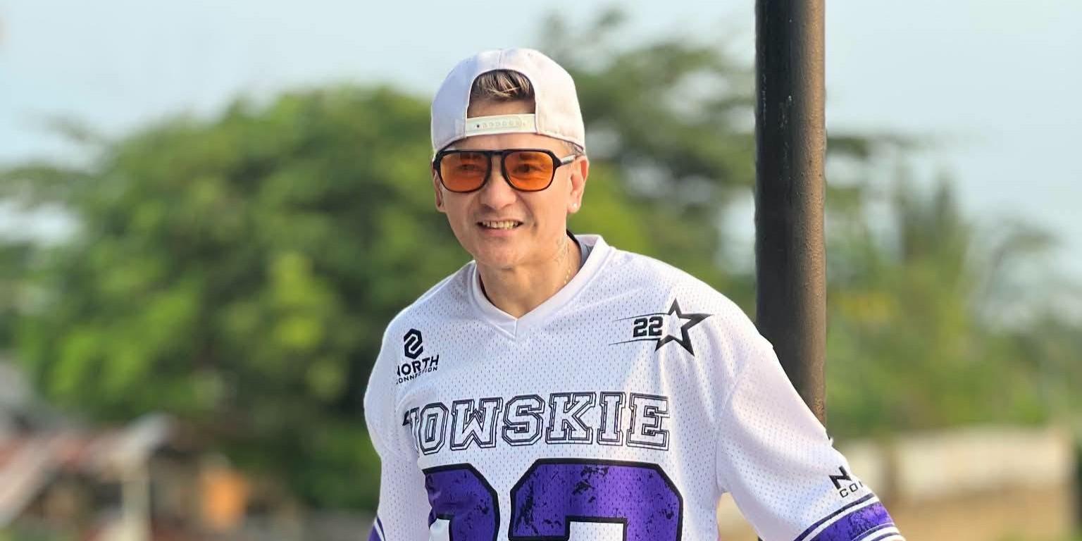 Wowie De Guzman slightly injured in car accident in Batangas